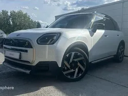 Blanc Nouvelle 2024 Mini Countryman Favoured SUV | 48 999 € (Prix juste)
