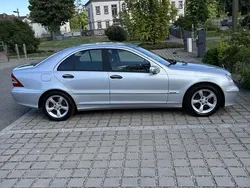 Utilisé 2005 Mercedes C220 Classic Berline | 3 990 €