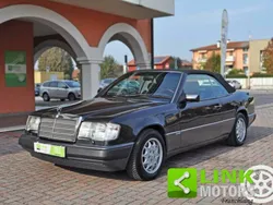 Noir Utilisé 1993 Mercedes E300 Cabriolet | 27 500 €