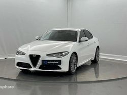 Blanc Utilisé 2016 Alfa Romeo Giulia Lusso Berline | 22 999 € (Prix juste)