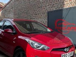 Rouge Utilisé 2014 Hyundai i30 Berline | 8 490 €
