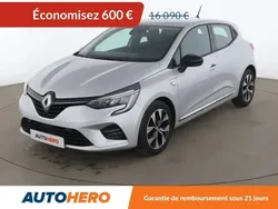 Gris Utilisé 2021 Renault Clio V LIMITED Citadine | 15 490 € (Prix juste)