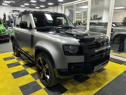 Gris Utilisé 2023 Land Rover Defender Dynamic SUV | 91 990 € (Prix assez cher)
