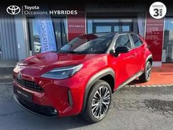 Bi ton rouge intense noir Utilisé 2022 Toyota Yaris Hybrid SUV | 24 990 € (Prix cher)