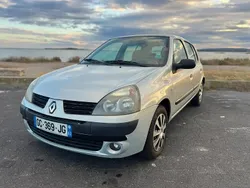 Gris Utilisé 2004 Renault Clio II Dynamique Berline | 2 199 € (Bon prix)