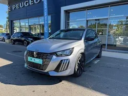 Gris Utilisé 2024 Peugeot 208 Allure Citadine | 17 990 € (Prix assez cher)