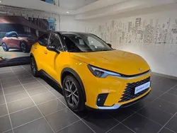 Jaune Utilisé 2025 Lexus LBX SUV | 37 850 € (Prix juste)