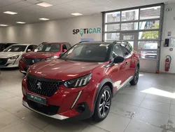 Rouge Utilisé 2021 Peugeot 2008 S SUV | 17 990 € (Prix juste)