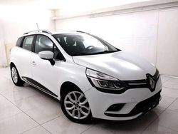 Blanc Utilisé 2017 Renault Clio GrandTour Break | 10 995 € (Prix assez cher)