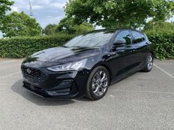 Gris lunaire mã©tallisã© Utilisé 2024 Ford Focus ST-Line X Berline | 22 999 € (Prix juste)