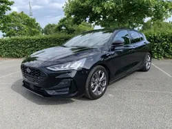 Gris lunaire mã©tallisã© Utilisé 2024 Ford Focus ST-Line X Berline | 22 999 € (Bon prix)