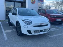 Ice white Utilisé 2025 Fiat 600E Red SUV | 27 990 € (Prix juste)