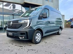 Gris Nouvelle 2025 Renault Master Van | 37 775 € (Prix juste)