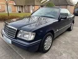 Bleu Utilisé 1996 Mercedes E200 Cabriolet | 28 750 €