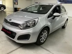 Argent Utilisé 2013 Kia Rio Berline | 7 250 € (Prix juste)