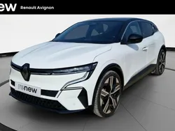 Blanc Utilisé 2023 Renault Mégane Iconic Berline | 25 999 € (Prix juste)