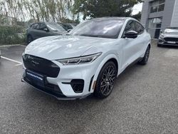 Blanc Utilisé 2023 Ford Mustang Mach-E GT Extended Range SUV | 50 901 € (Prix juste)