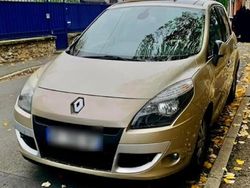 Beige Occasion 2009 Renault Scénic III Monospace | 4 850 € (Prix juste)
