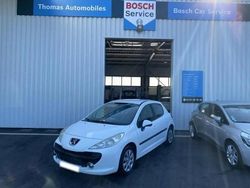 Blanc Utilisé 2008 Peugeot 207 Active Berline | 5 995 € (Prix assez cher)