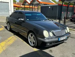 Gris Utilisé 2002 Mercedes E270 Berline | 5 700 €