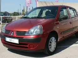 Rouge Utilisé 2005 Renault Clio II Campus Berline | 2 290 € (Prix assez cher)