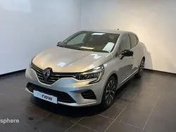 Gris Utilisé 2023 Renault Clio V Techno Berline | 17 299 € (Prix juste)