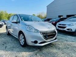 Gris Utilisé 2014 Peugeot 208 Active Citadine | 7 800 € (Prix juste)