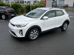 Blanc Utilisé 2024 Kia Stonic Active SUV | 18 999 € (Prix juste)