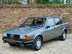 Gris Utilisé 1981 Alfa Romeo Giulietta Citadine | 23 750 €