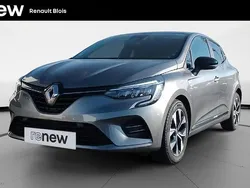 Gris Utilisé 2023 Renault Clio V Evolution Citadine | 17 990 € (Prix cher)