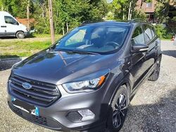 Gris Utilisé 2017 Ford Kuga S SUV | 15 500 € (Prix cher)