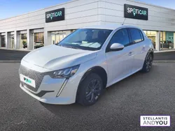 Blanc Utilisé 2021 Peugeot e-208 Allure Citadine | 14 090 € (Prix juste)