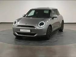 Argent Utilisé 2024 Mini Cooper Favoured Citadine | 35 500 € (Prix cher)