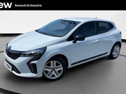 Blanc Utilisé 2024 Renault Clio V Evolution Citadine | 16 990 €