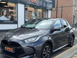 Gris Utilisé 2022 Toyota Yaris Design Citadine | 16 490 € (Prix juste)