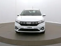 Blanc Utilisé 2024 Dacia Sandero Expression Citadine | 14 799 € (Prix juste)