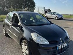 Utilisé 2008 Renault Clio II Authentique Berline | 3 200 € (Prix juste)