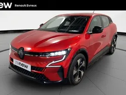 Rouge Utilisé 2022 Renault Mégane Equilibre Berline | 21 990 € (Prix assez cher)