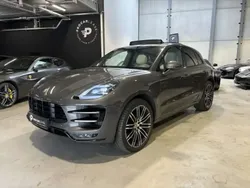 Gris Utilisé 2017 Porsche Macan Turbo Performance Package SUV | 46 490 € (Prix juste)