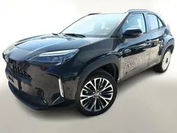 Noir Nouvelle 2025 Toyota Yaris Cross SUV | 33 990 € (Prix cher)