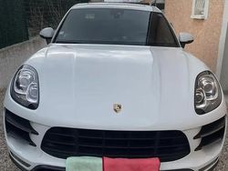 Utilisé 2014 Porsche Macan Turbo SUV | 44 360 € (Prix juste)