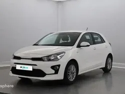 Blanc Utilisé 2023 Kia Rio Active Berline | 14 499 € (Prix juste)