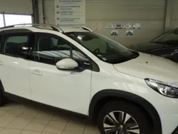 Blanc Utilisé 2016 Peugeot 2008 Allure SUV | 12 990 € (Prix assez cher)