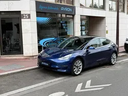 Bleu Utilisé 2019 Tesla Model 3 Standard Range Berline | 19 990 € (Prix juste)