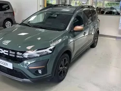 Vert Nouvelle 2025 Dacia Jogger Extreme SUV | 23 000 € (Prix juste)
