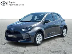 Gris Utilisé 2023 Toyota Yaris Hybrid Berline | 22 490 € (Prix assez cher)