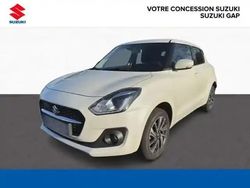 Pure white pearl métallisé Occasion 2023 Suzuki Swift Berline | 15 990 € (Prix juste)