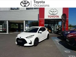 Utilisé 2023 Toyota Yaris Hybrid Design Berline | 19 980 € (Prix juste)