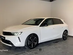Blanc Utilisé 2023 Opel Astra Edition Berline | 21 799 € (Prix assez cher)