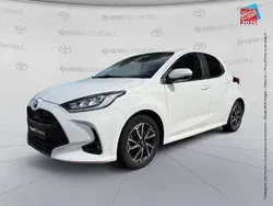 Utilisé 2022 Toyota Yaris Hybrid Design Berline | 18 499 € (Prix juste)